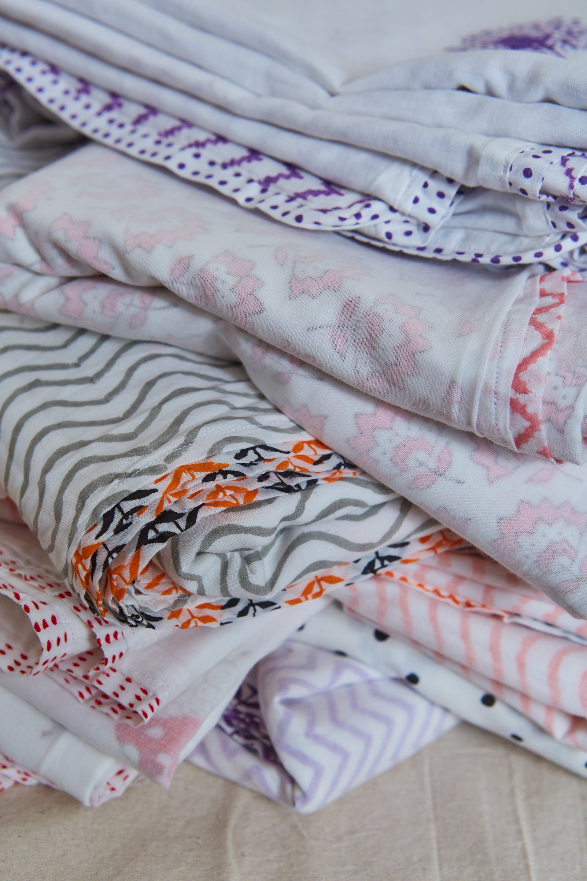 Grey Waves and Dandelion Reversible Dohar